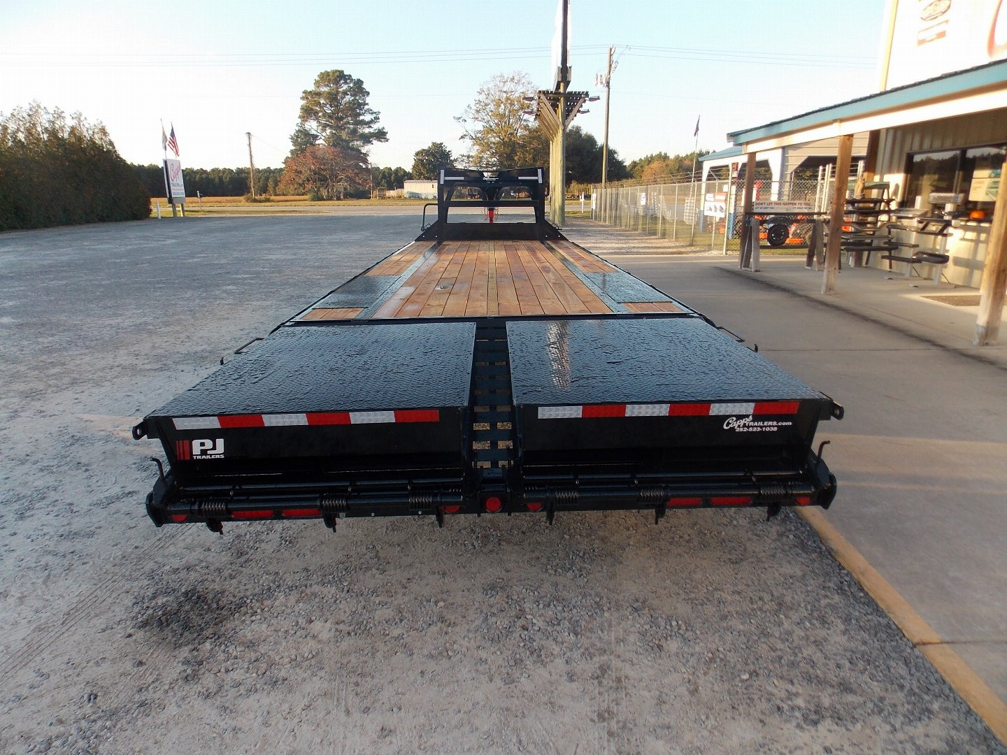 New 2025 PJ Trailers PJ LSQ2872BSWK Deckover Trailer