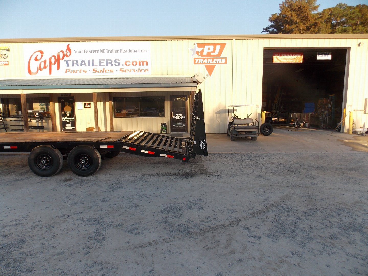 New 2025 PJ Trailers PJ LSQ2872BSWK Deckover Trailer