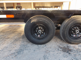 New 2025 PJ Trailers PJ LSQ2872BSWK Deckover Trailer