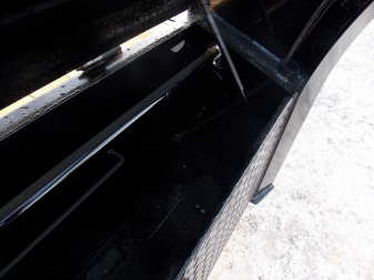 New 2025 PJ Trailers PJ LSQ2872BSWK Deckover Trailer