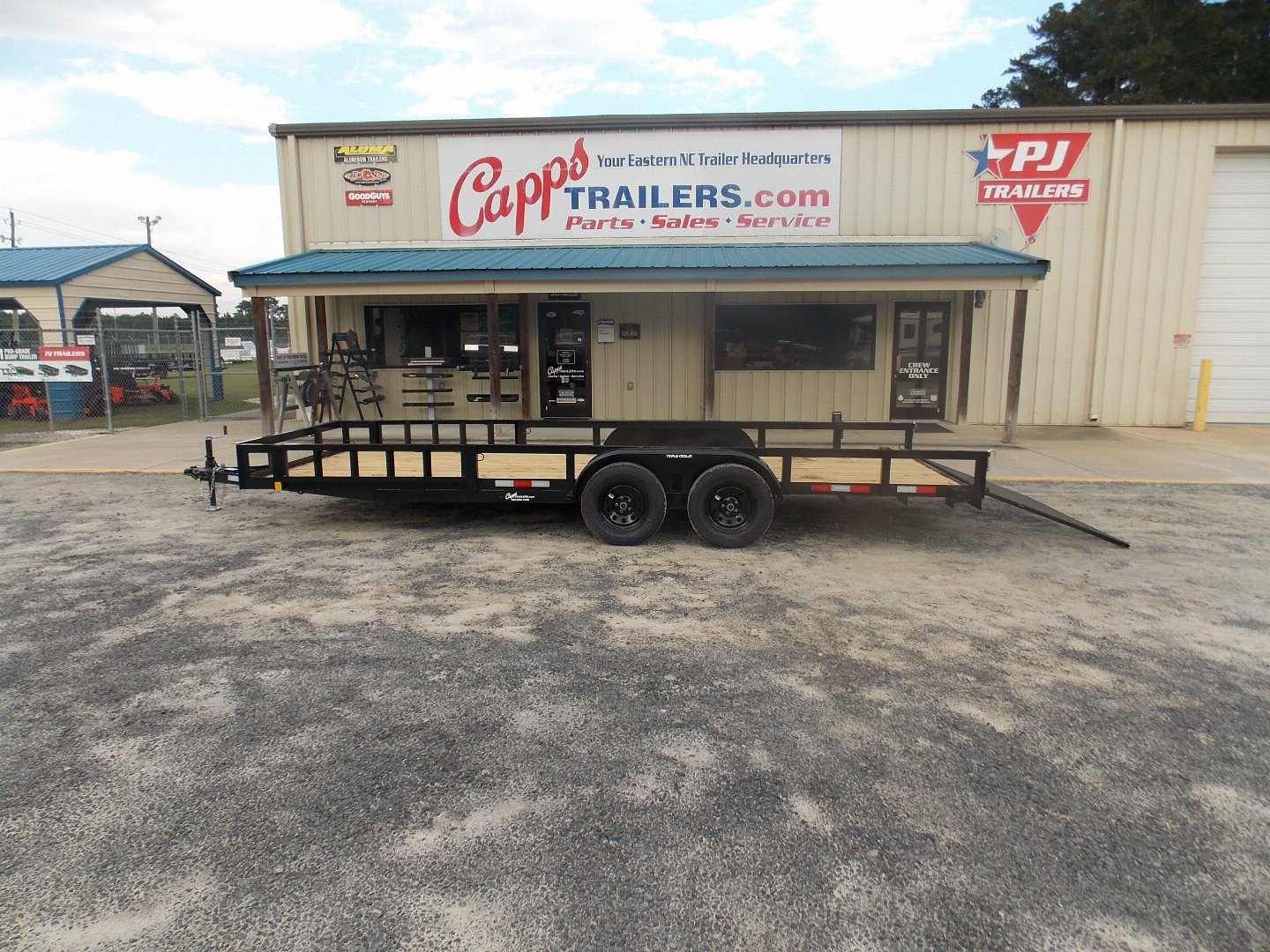 2026 Triple Crown Trailers TC ATV7X20TG photo 4