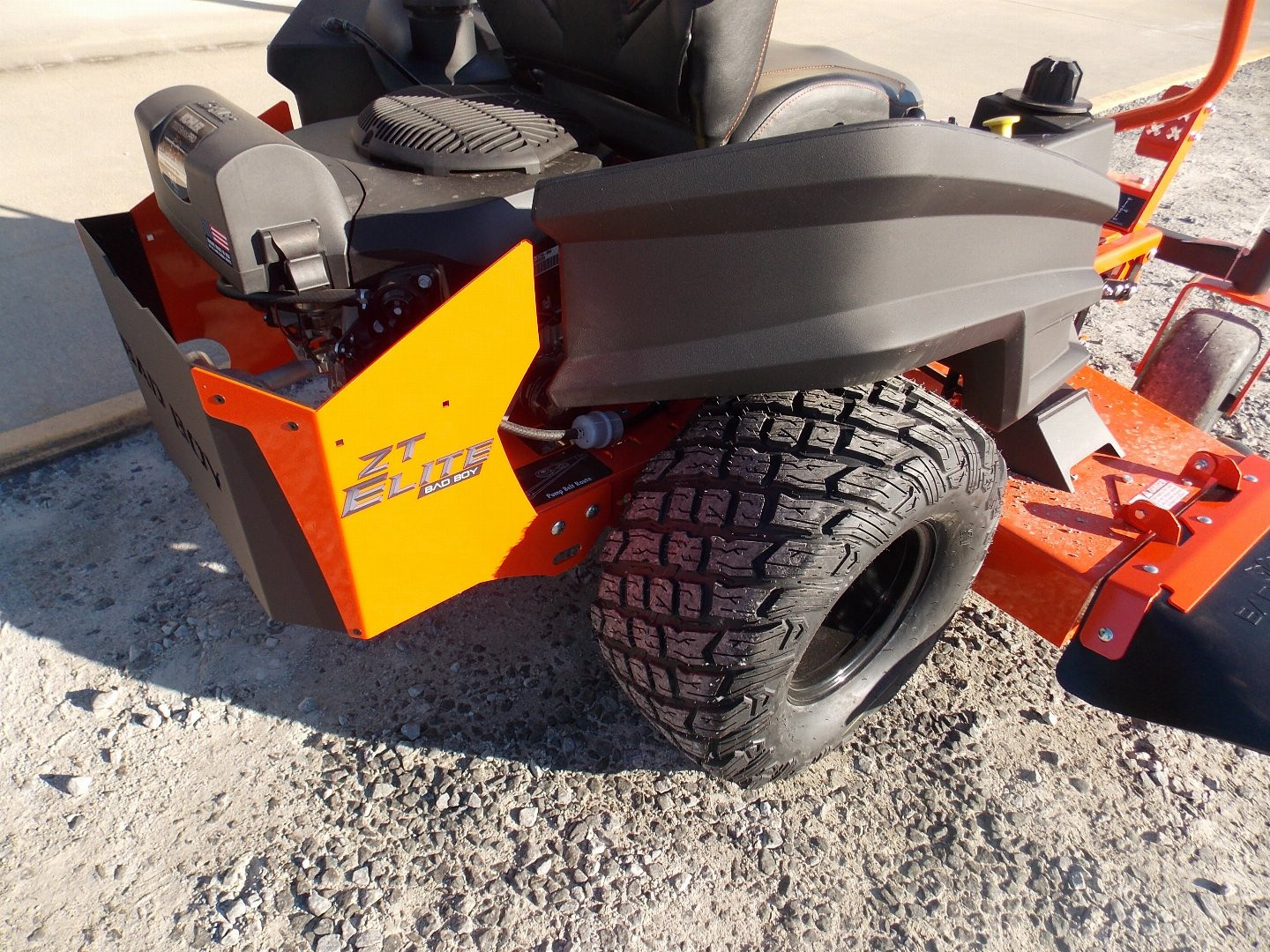 New 2024 BAD BOY BZS54KT745 Lawn Mowers