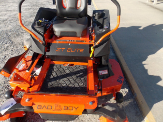 New 2024 BAD BOY BZS54KT745 Lawn Mowers