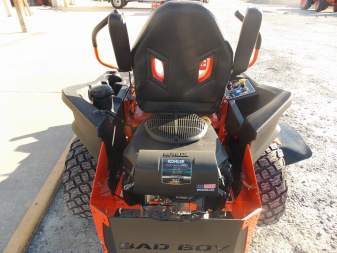 New 2024 BAD BOY BZS54KT745 Lawn Mowers