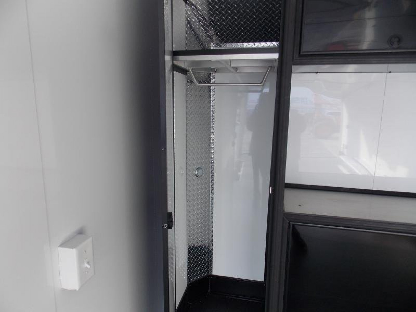 New 2024 MISSION ALC MCH8.5X24-PPS - WHITE Cargo / Enclosed Trailer