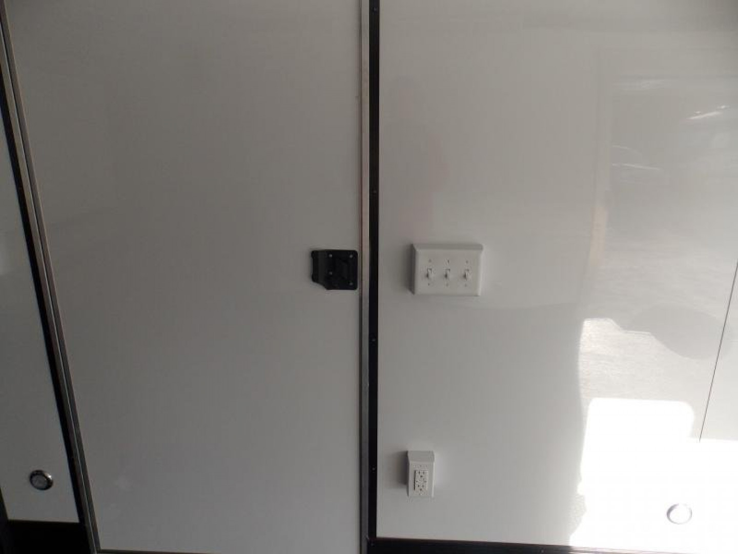 New 2024 MISSION ALC MCH8.5X24-PPS - WHITE Cargo / Enclosed Trailer