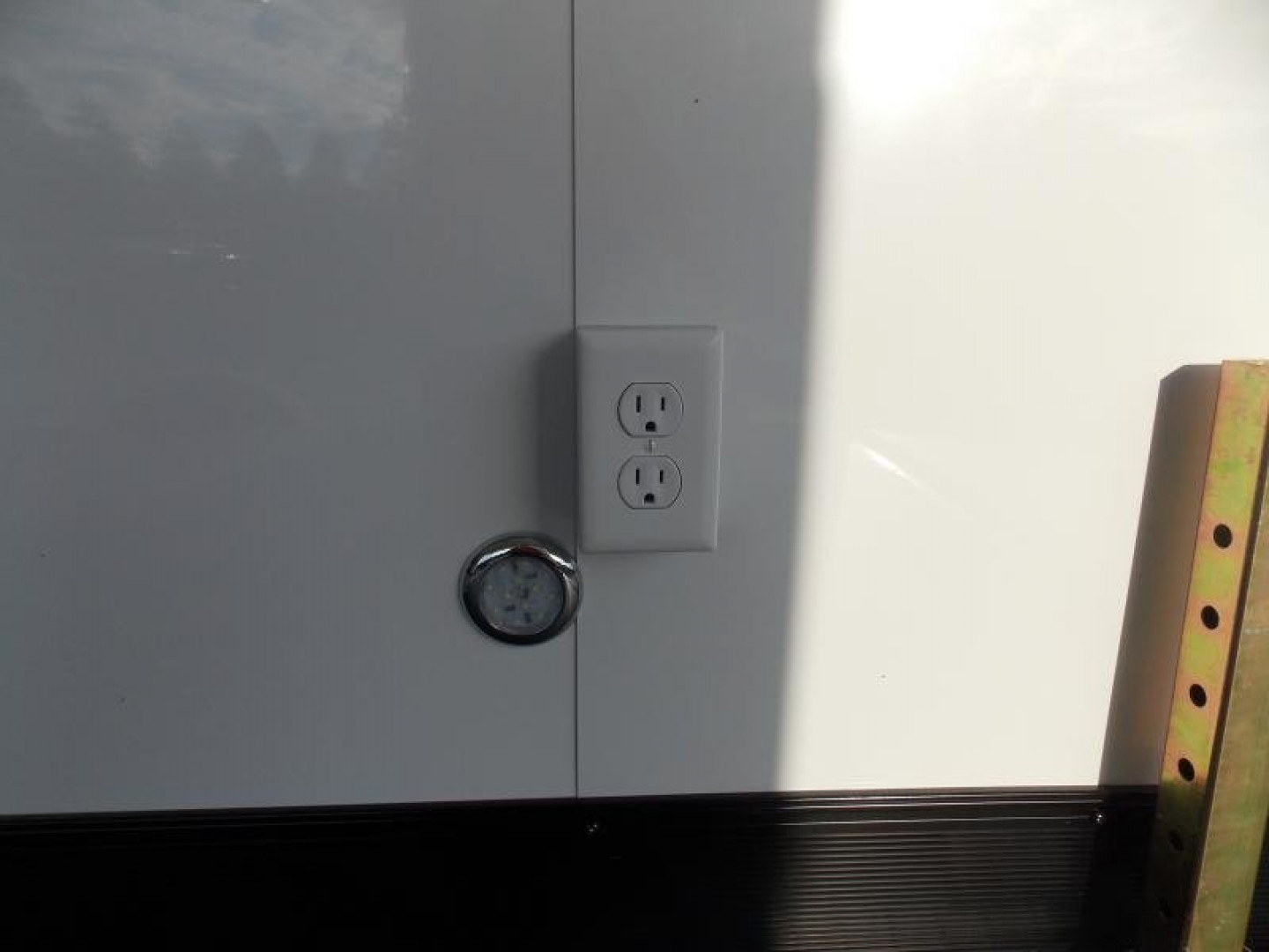 New 2024 MISSION ALC MCH8.5X24-PPS - WHITE Cargo / Enclosed Trailer