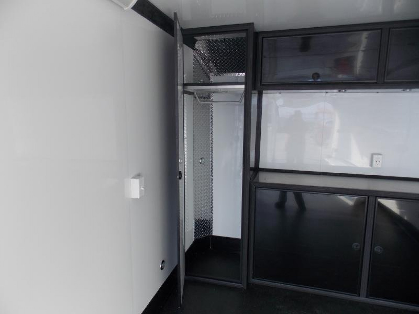 New 2024 MISSION ALC MCH8.5X24-PPS - WHITE Cargo / Enclosed Trailer