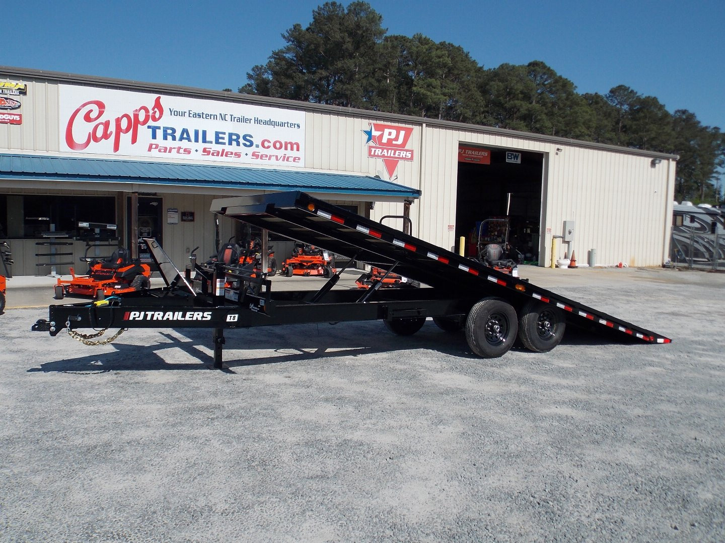 New 2025 PJ TRAILERS PJ T8J2272BSTK-TB03-WN01 DECKOVER TRAILER