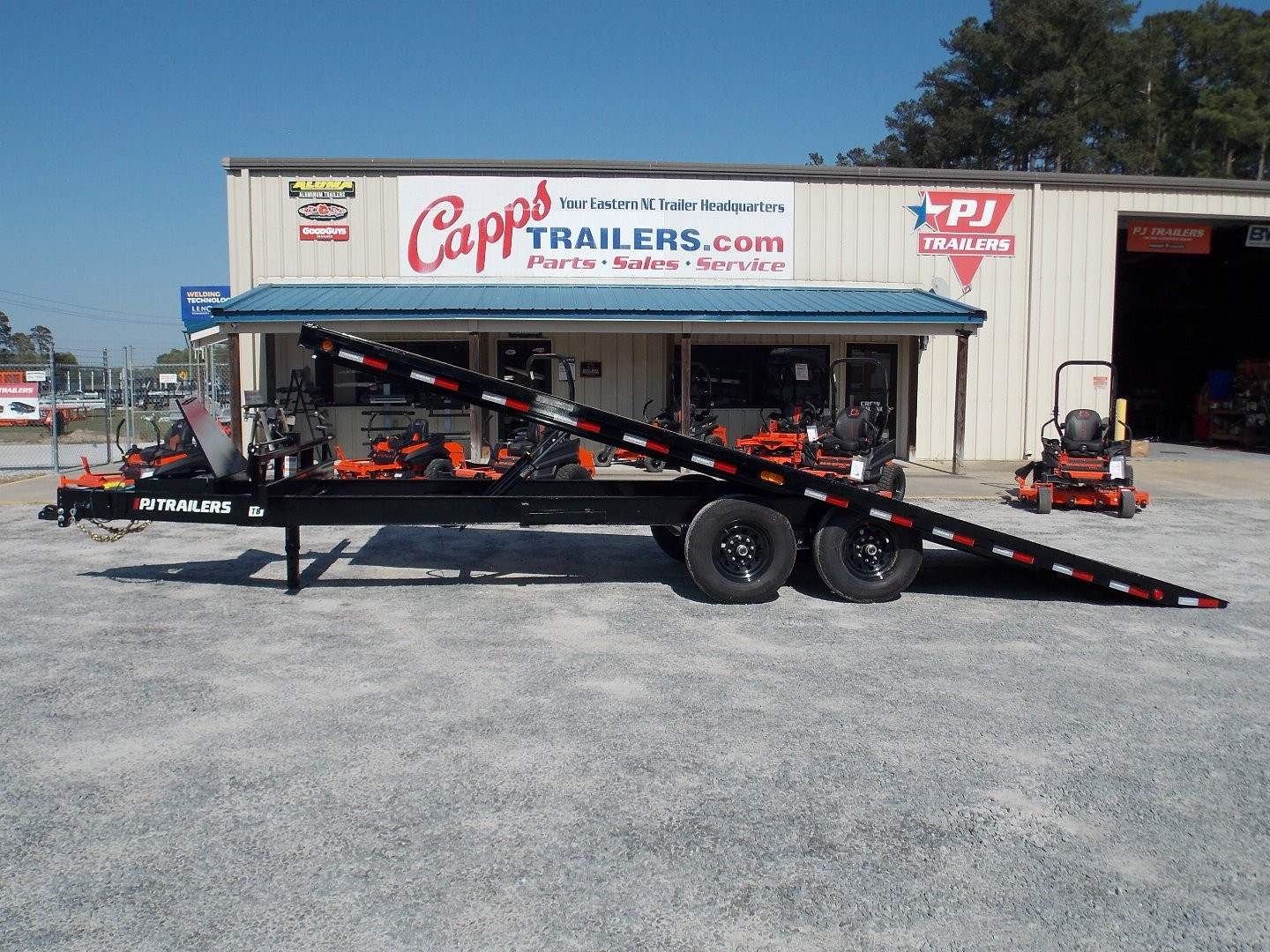 New 2025 PJ TRAILERS PJ T8J2272BSTK-TB03-WN01 DECKOVER TRAILER