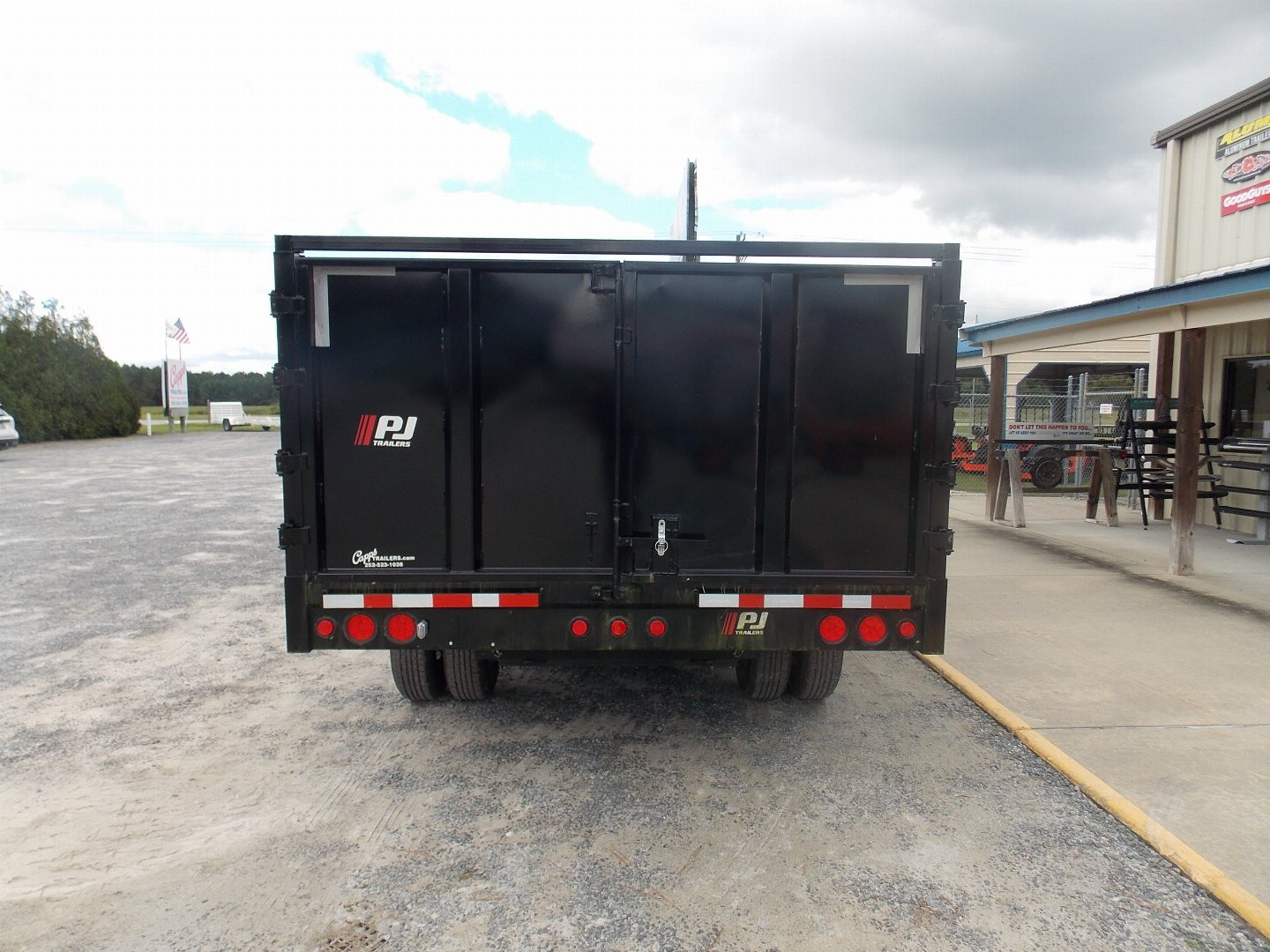 New 2023 PJ Trailers PJ DDS20A2BSBK Dump Trailer