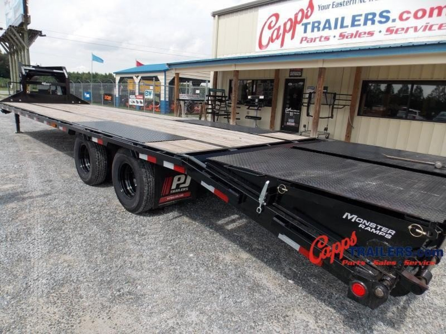 New 2023 PJ TRAILERS PJ LDQ32A2BSWK DECKOVER TRAILER