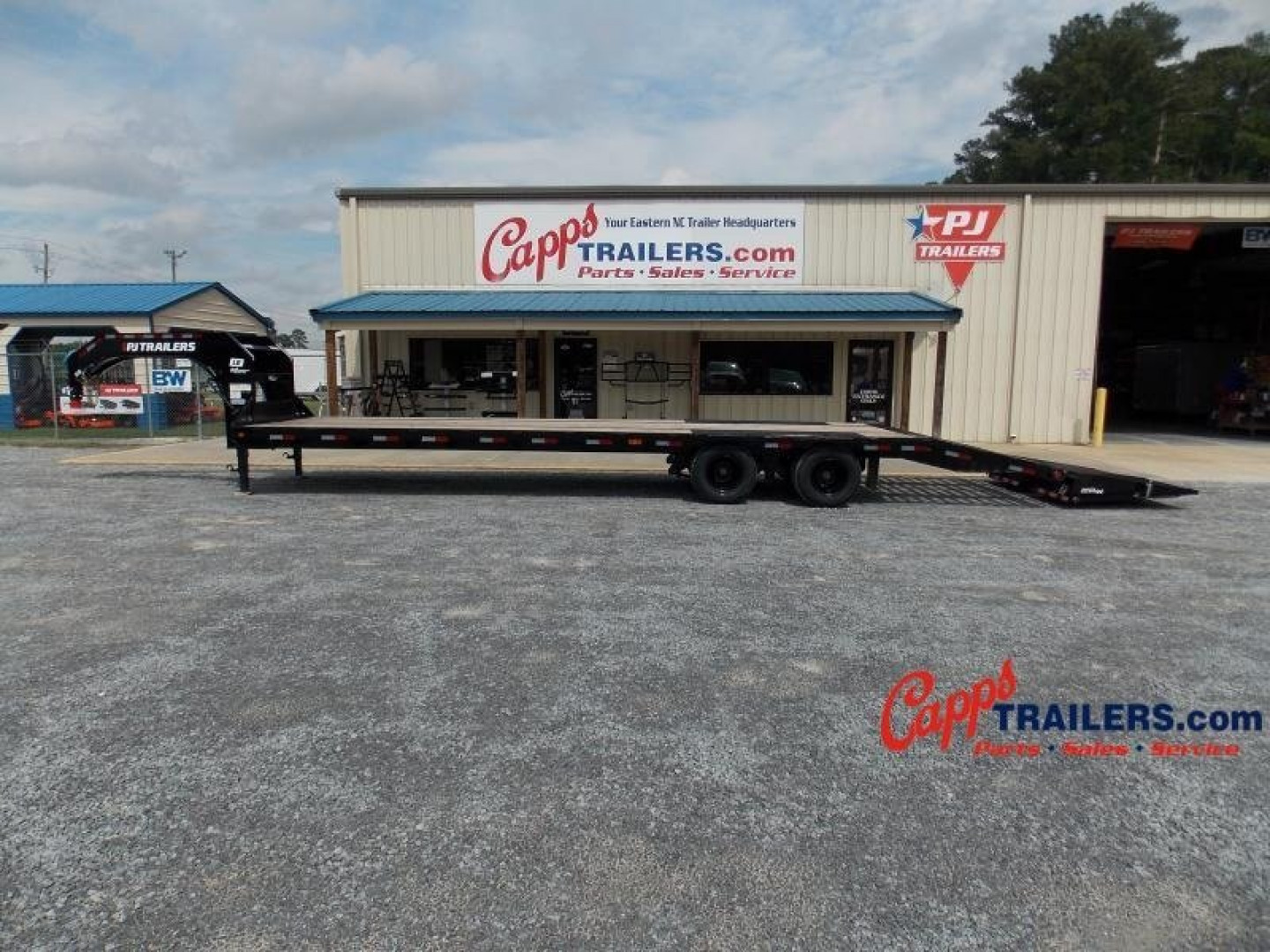New 2023 PJ TRAILERS PJ LDQ32A2BSWK DECKOVER TRAILER