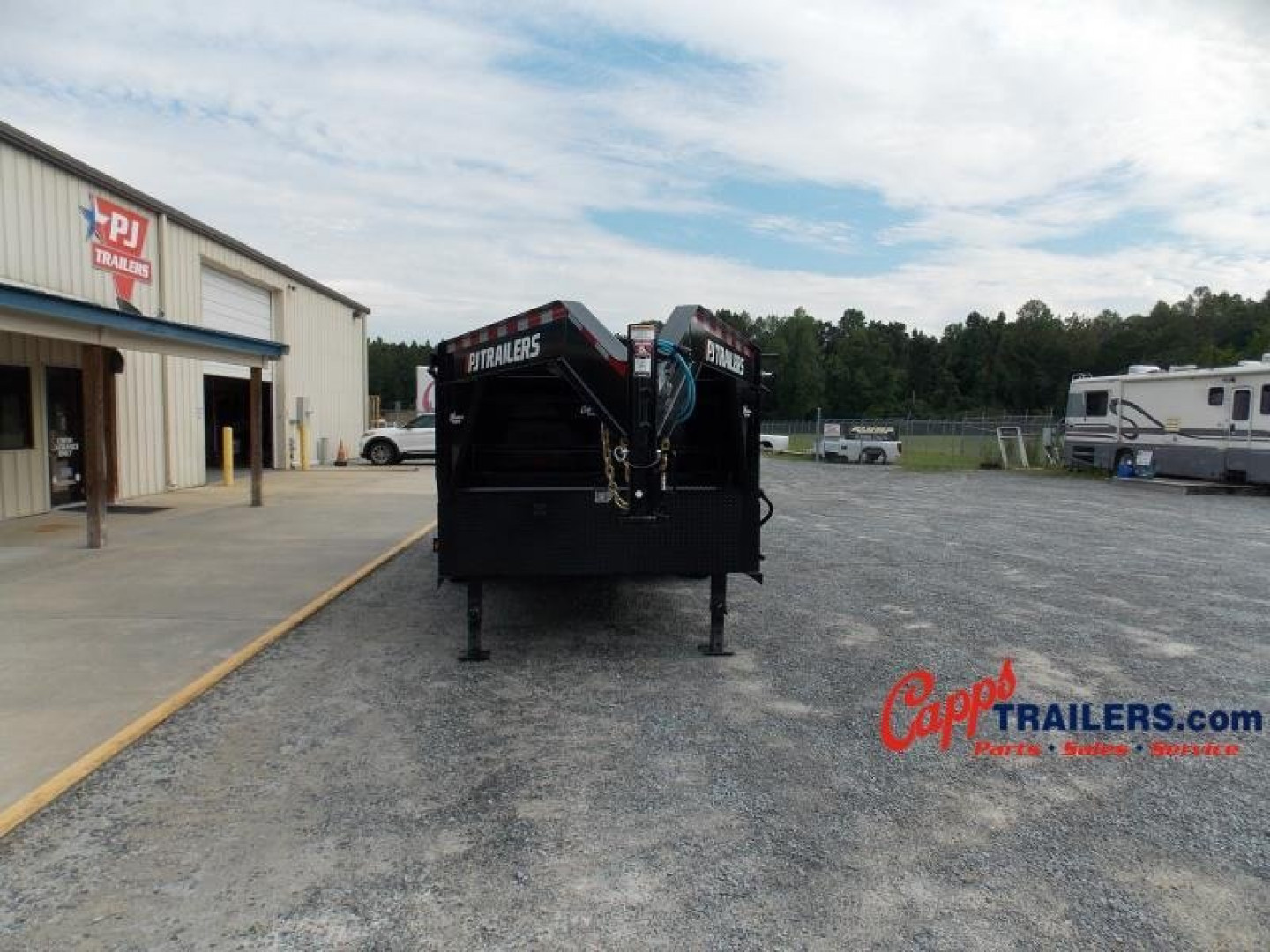 New 2023 PJ Trailers PJ DMR1672BSSK-CY06 GOOSENECK Dump Trailer