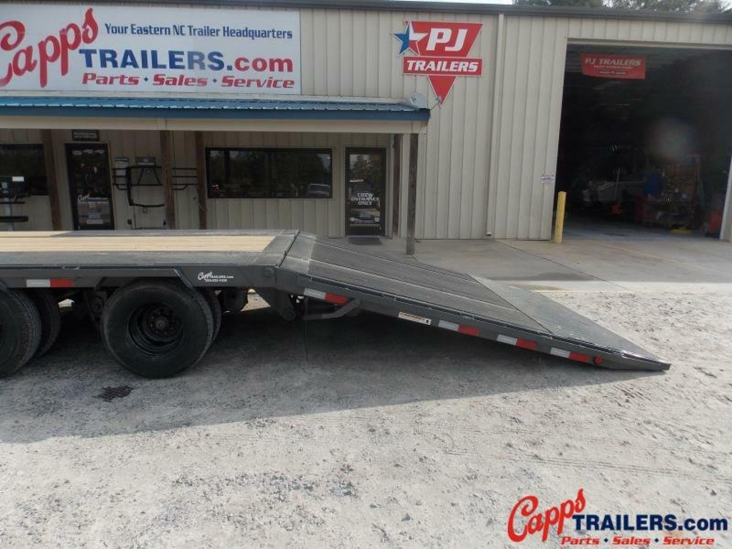 New 2023 PJ TRAILERS PJ LYQ32A2BSS6-BWP3-JA06 DECKOVER