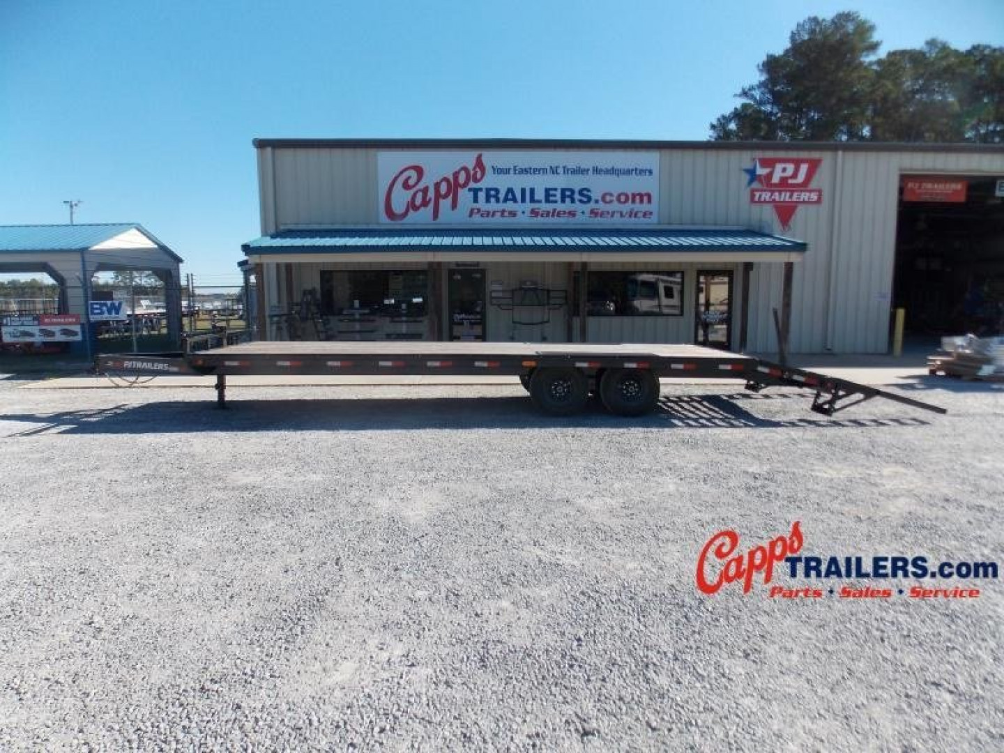 New 2024 PJ TRAILERS PJ F8J2672BSBK Deckover Trailer