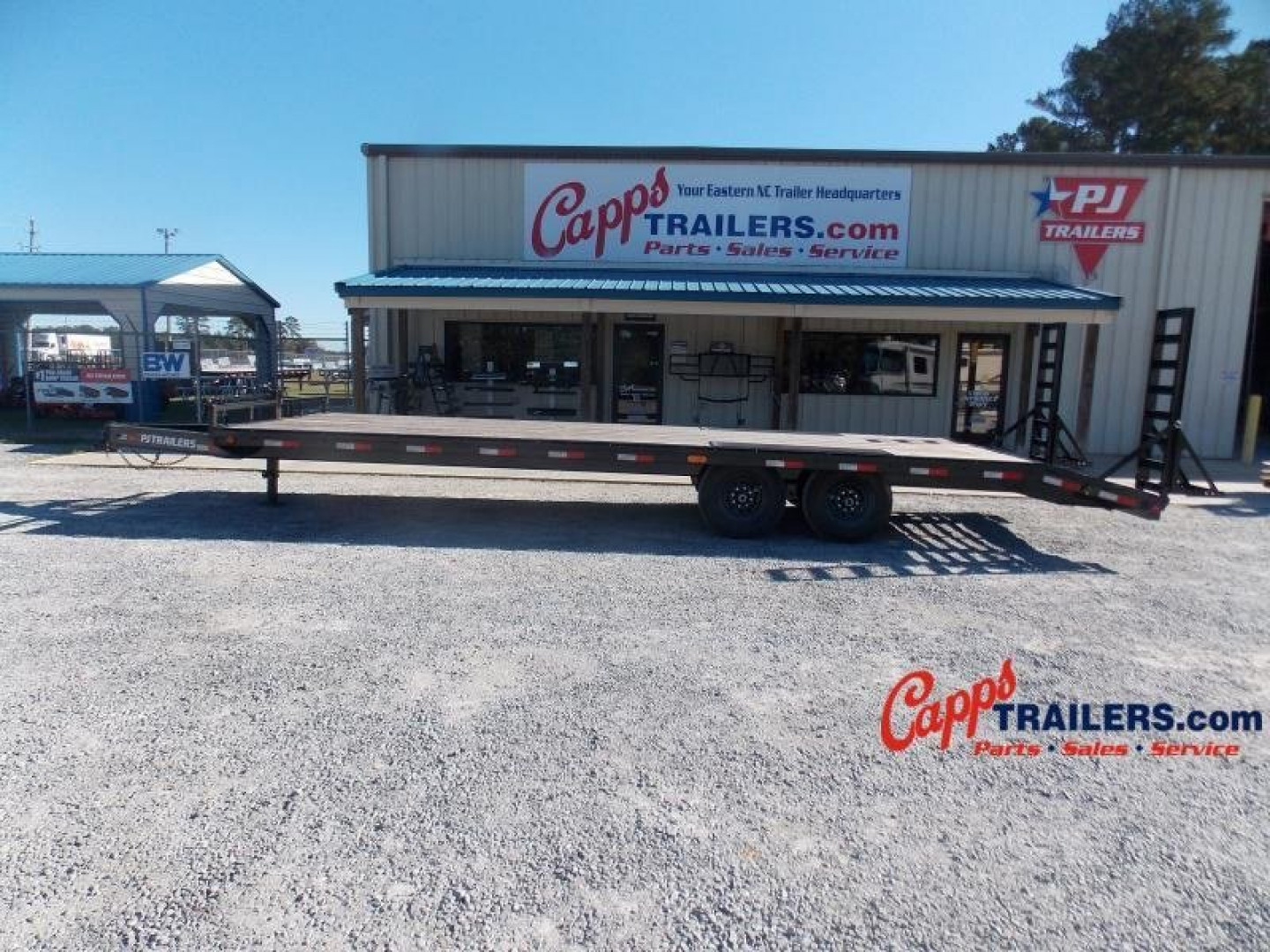 New 2024 PJ TRAILERS PJ F8J2672BSBK Deckover Trailer