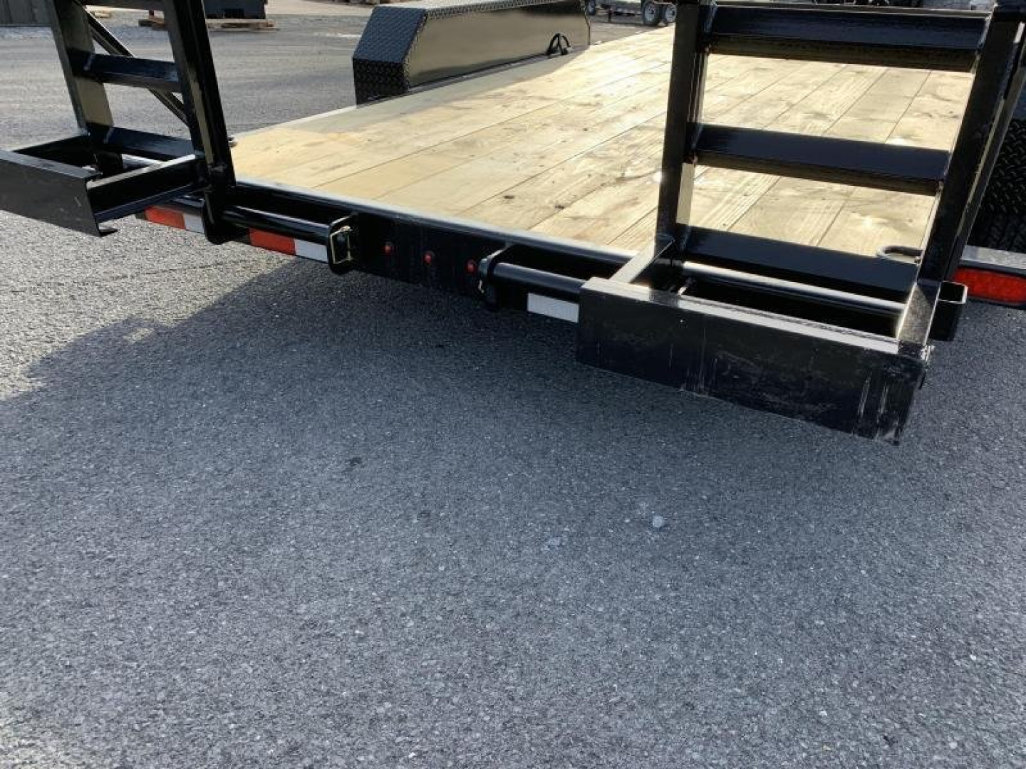 New **BLOW-OUT LEFTOVER PRICING** 2022 CAM - 22' Equipment Trailer 7CAM22C - 14000# GVWR