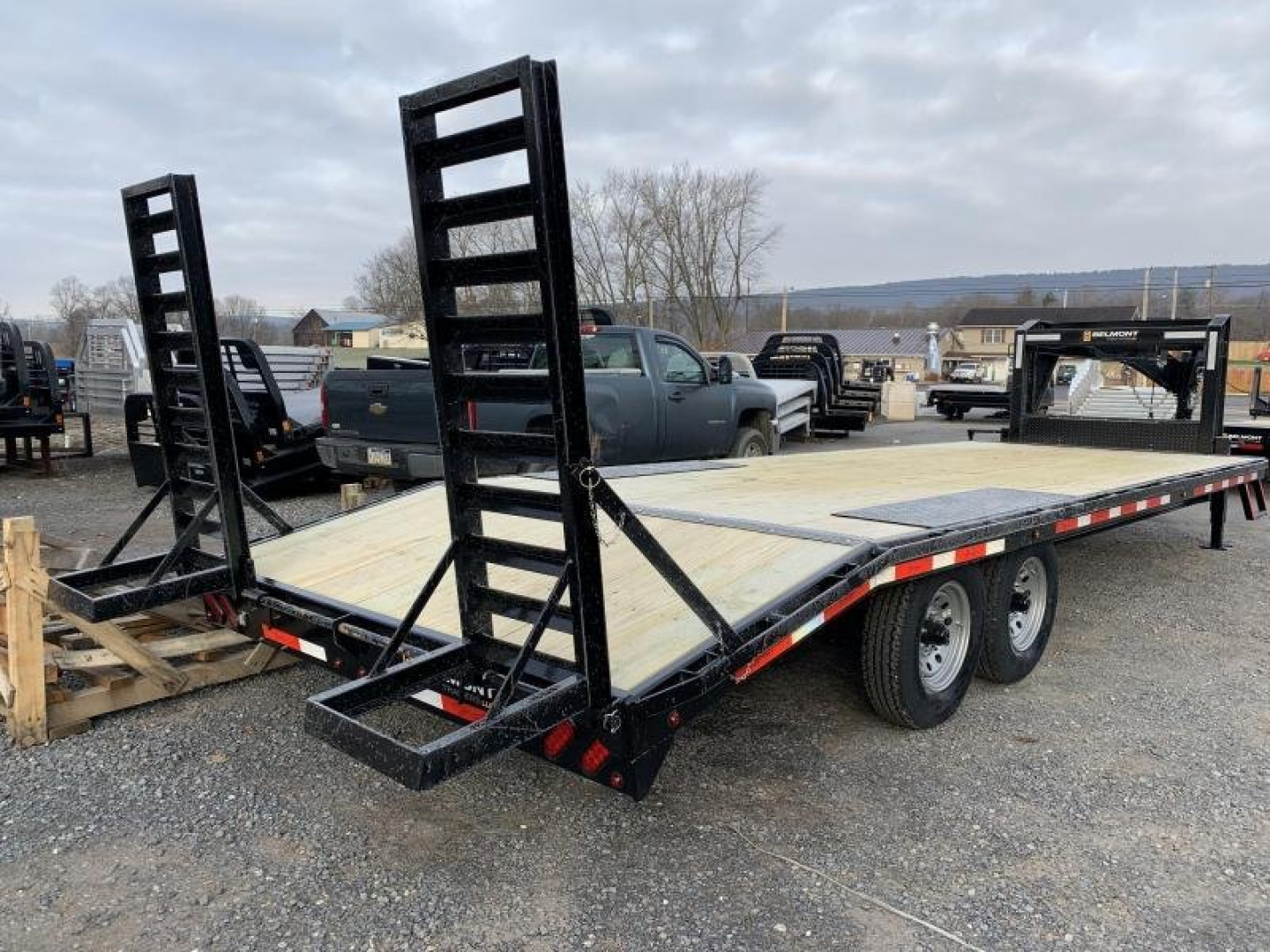 New Belmont 24' Gooseneck Trailer - 14,000# GVWR - BLACK