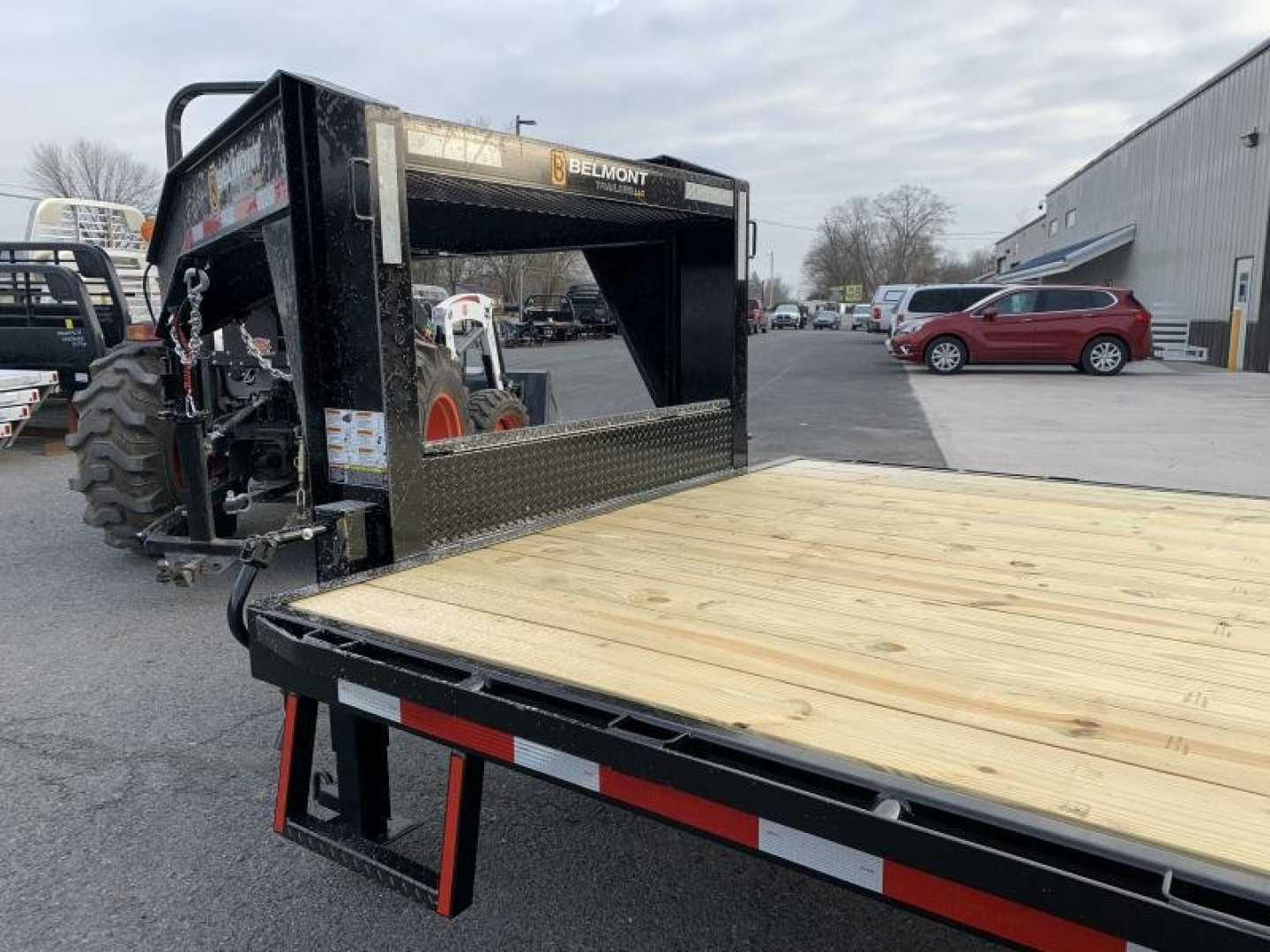 New Belmont 25' Gooseneck Trailer - 14,000# GVWR - BLACK - Full Width Ramps
