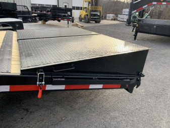 New Belmont 25' Gooseneck Trailer - 14,000# GVWR - BLACK - Full Width Ramps