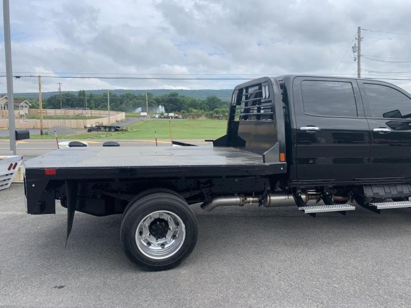 New CM RD - 97" x 9' 4" Truck Bed - DRW Cab/Chassis - 60" C/A