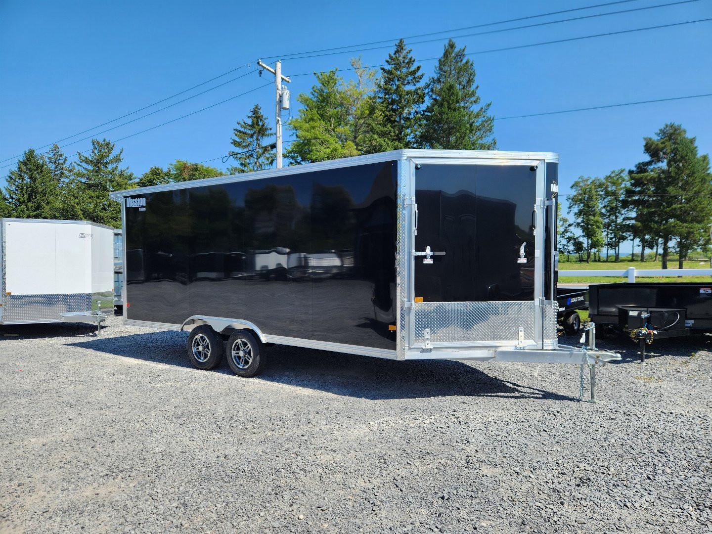 New 2025 ALCOM MCH8.5X18AS Snowmobile Trailer