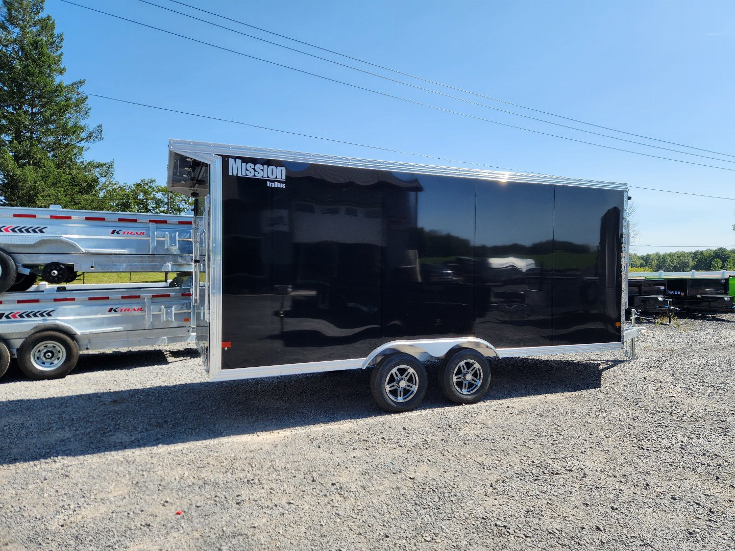 New 2025 ALCOM MCH8.5X18AS Snowmobile Trailer