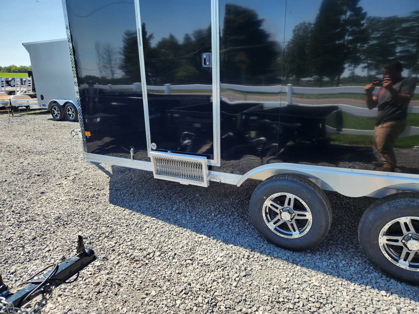 New 2025 ALCOM MCH8.5X18AS Snowmobile Trailer