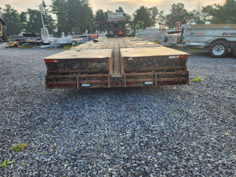 Used 2016 Craftsman GOOSENECK Equipment Trailer