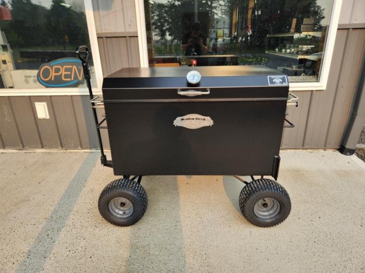 New 2025 MEADOWCREEK BBQ42-CPO-WAGON BBQ