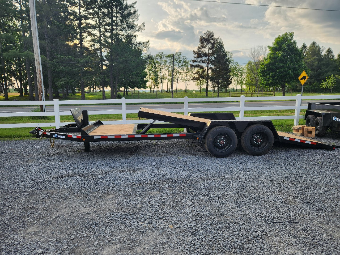 New 2023 BWISE THS17 82x22 17.6K Split Deck Equipment Trailer
