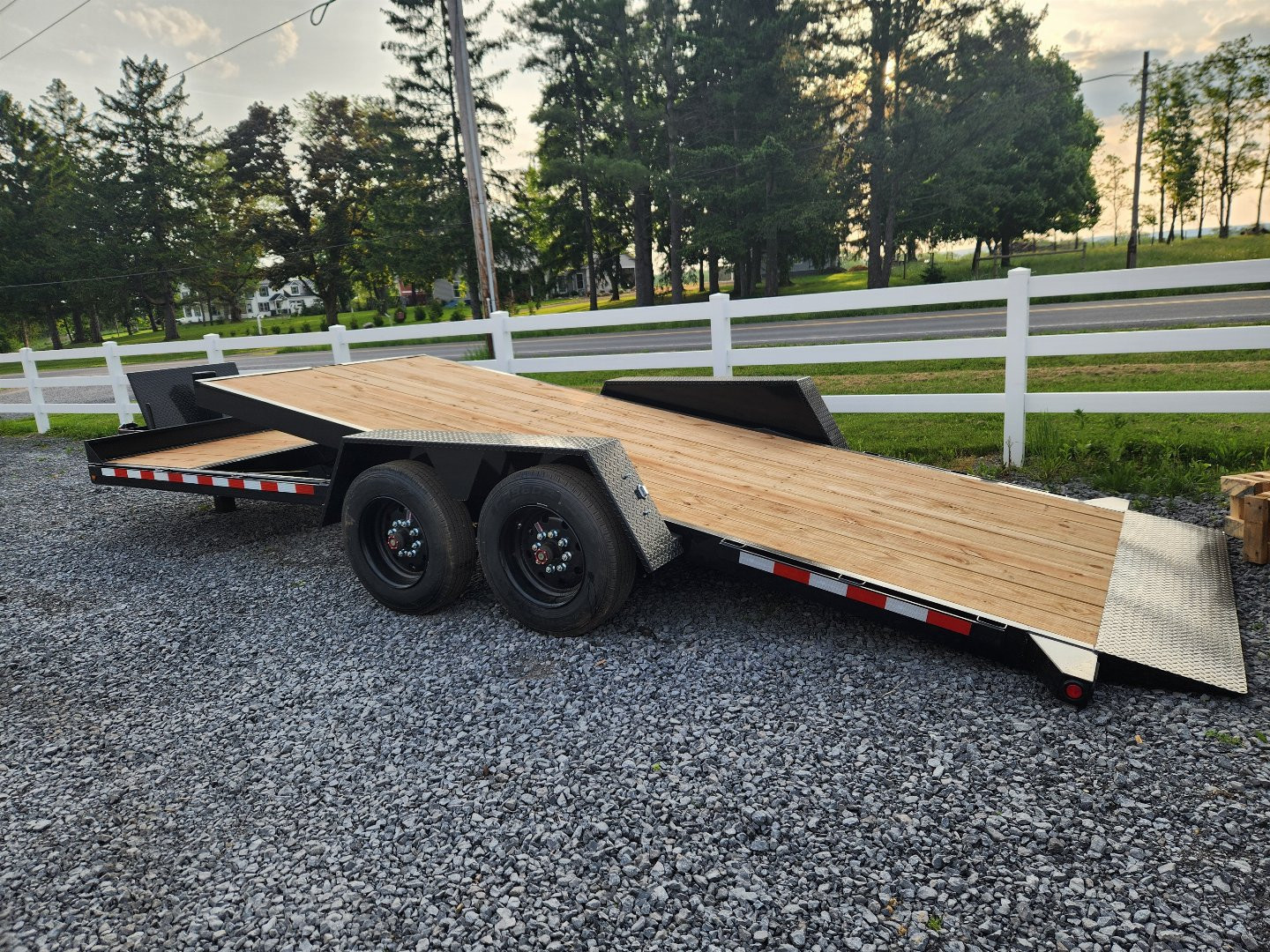 New 2023 BWISE THS17 82x22 17.6K Split Deck Equipment Trailer