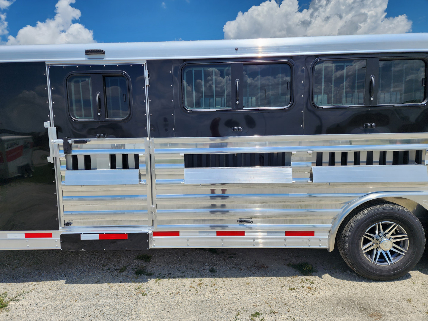 New 2025 Exiss Exhibitor Custom Stock 8026W 10 Pen/ Stock Combo Trailer