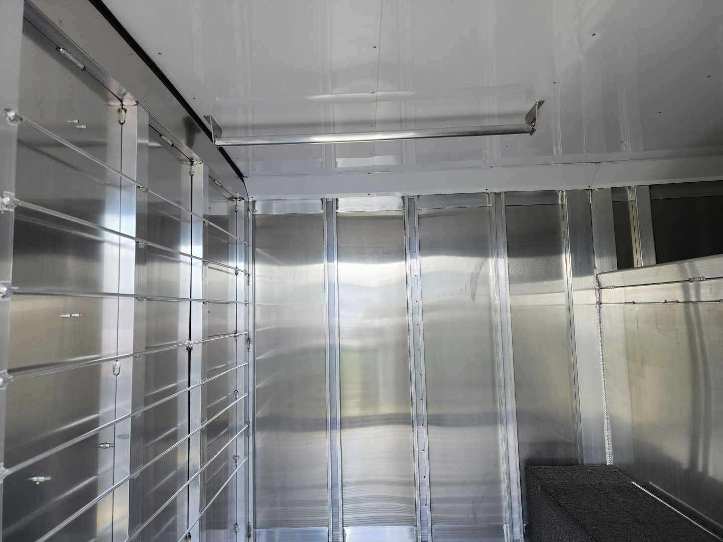 New 2025 Exiss Exhibitor Custom Stock 8026W 10 Pen/ Stock Combo Trailer
