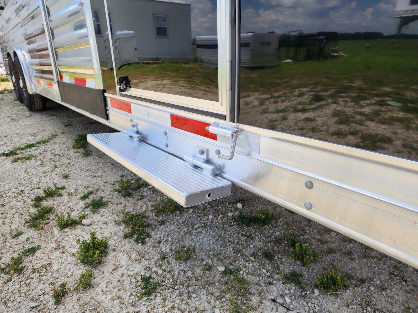 New 2025 Exiss Exhibitor Custom Stock 8026W 10 Pen/ Stock Combo Trailer