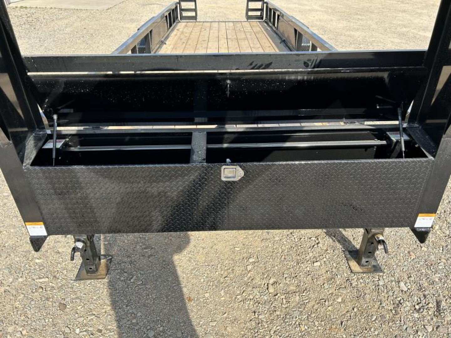 New 2026 PJ 83"x20' Gooseneck Angle Pipetop Trailer – P8