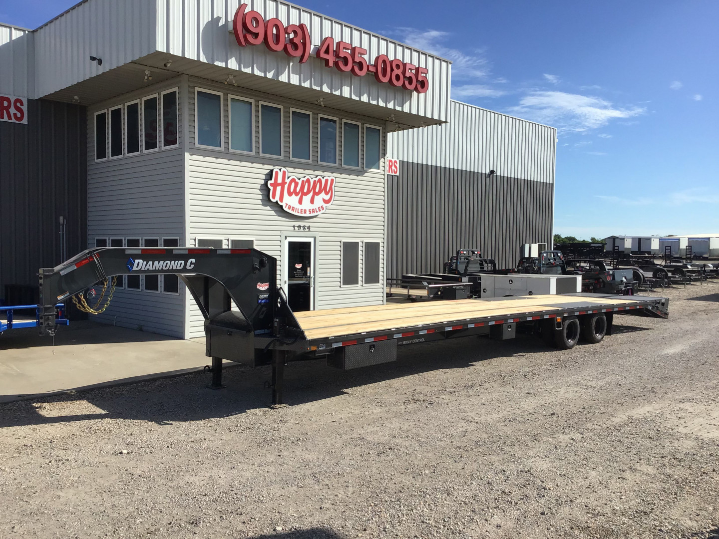 New 2025 Diamond C 102"x40' Engineered Beam FMAX216 w/ Max Ramps - 40K Pacesetter Edition