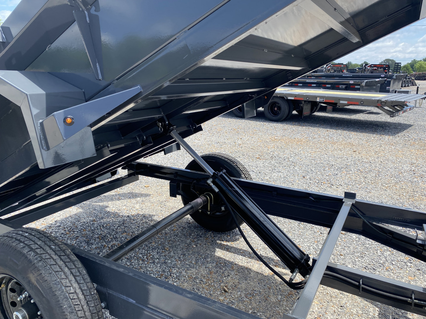 New 2026 Lamar 60"x10' 7k Dump Trailer