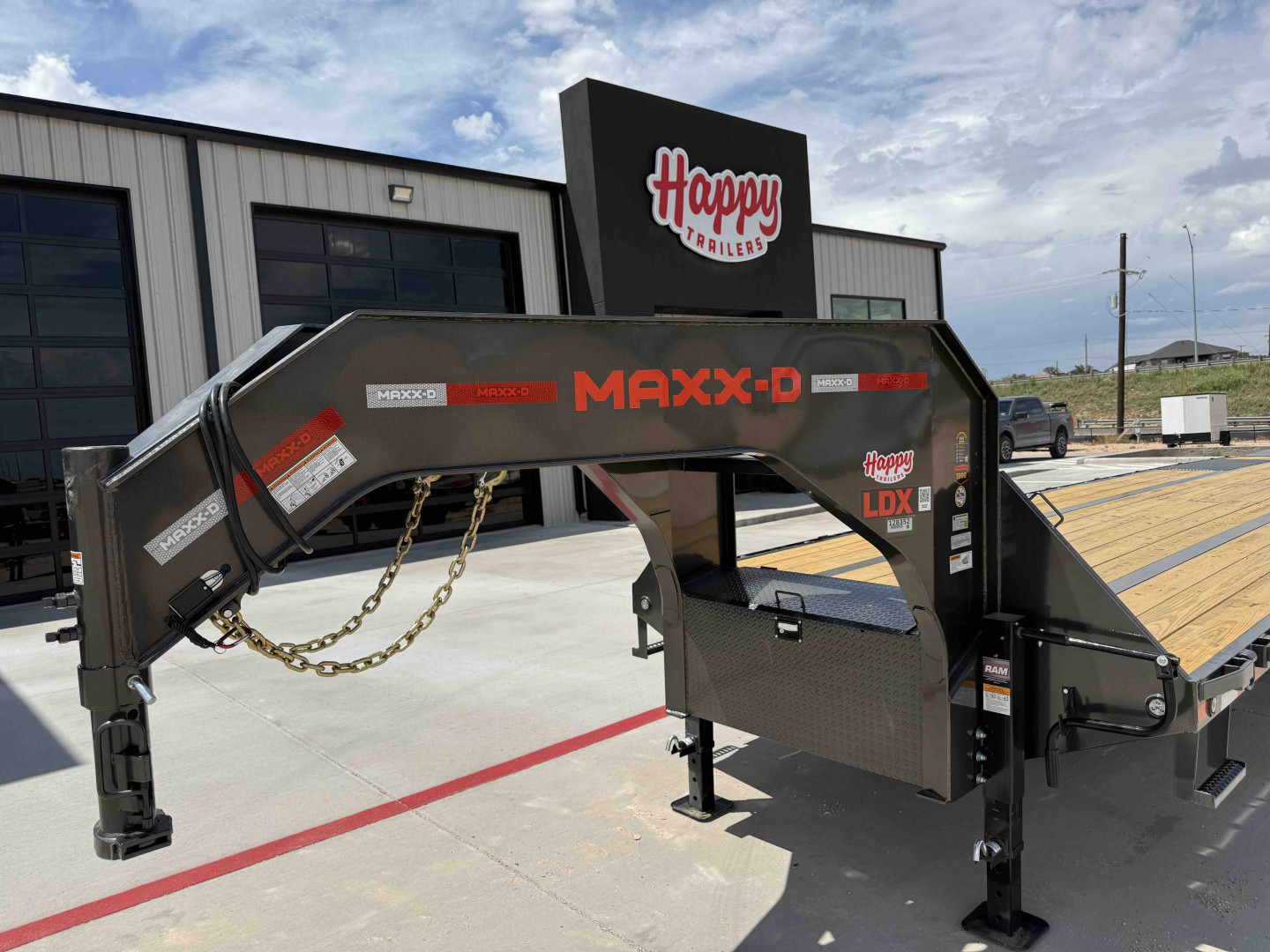 New 2026 102”x40’ MAXX-D GN Flatbed w/ Duals – LDX