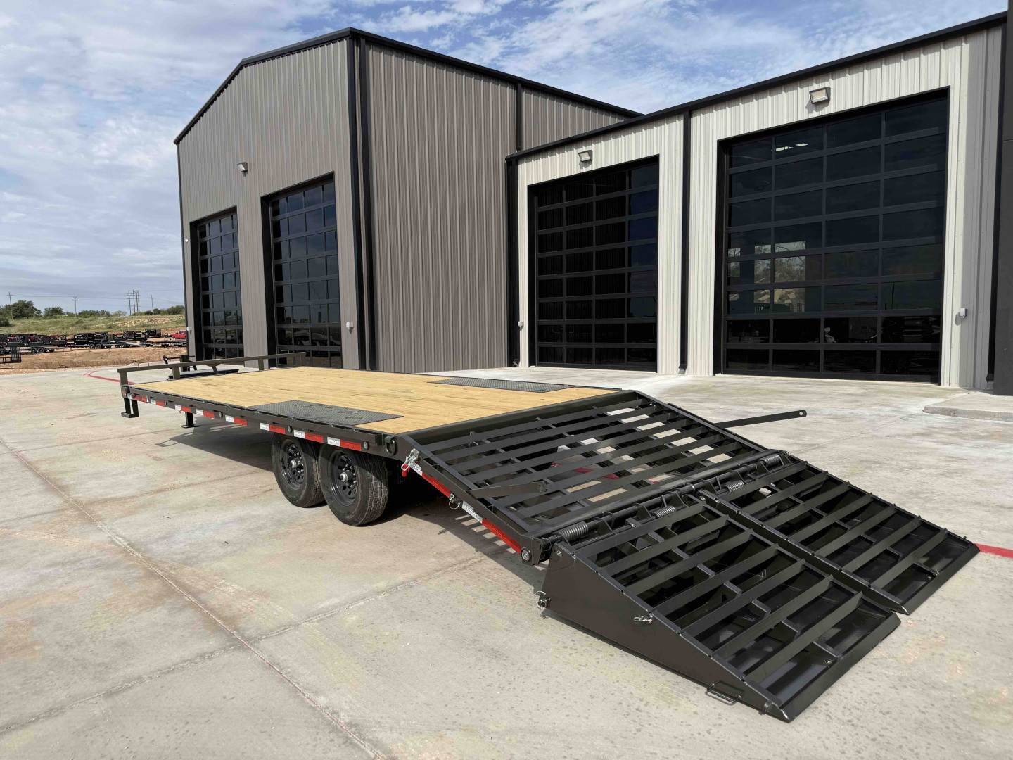 New 2026 MAXX-D 102”x24’ BP Deckover Flatbed – DOX
