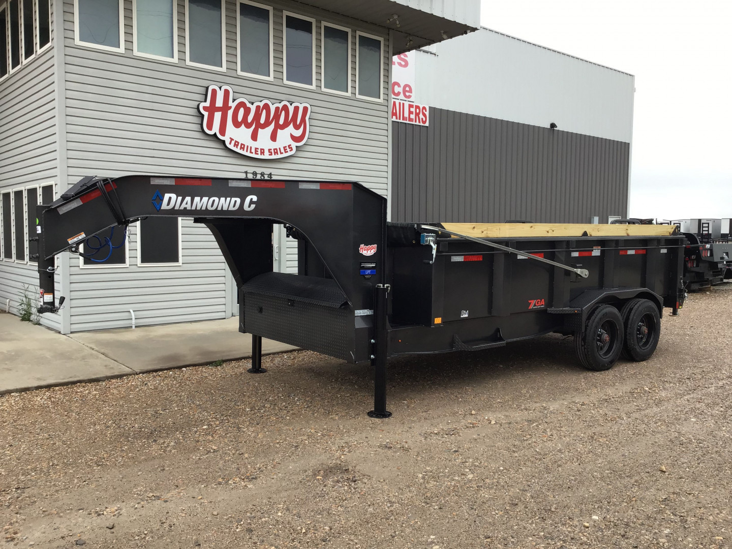 New 2025 Diamond C 82"x16' GN HD Low Profile Telescopic Dump w/ 32" Sides - LPT-GN210 Pacesetter Edition