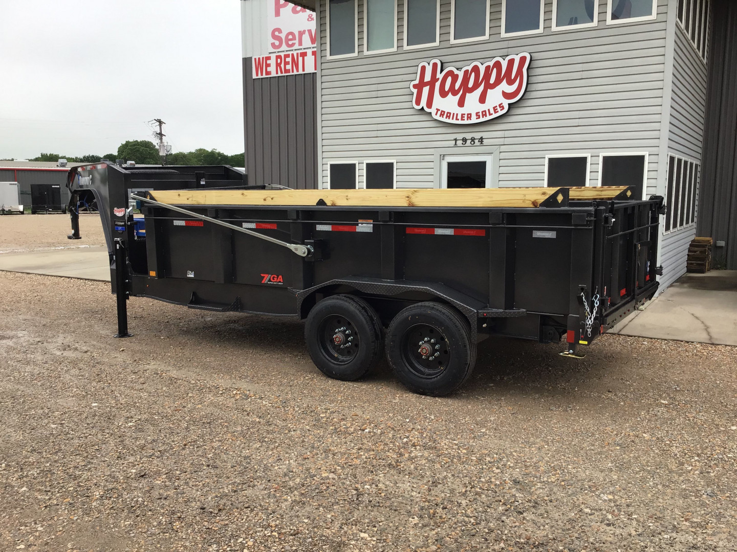 New 2025 Diamond C 82"x16' GN HD Low Profile Telescopic Dump w/ 32" Sides - LPT-GN210 Pacesetter Edition