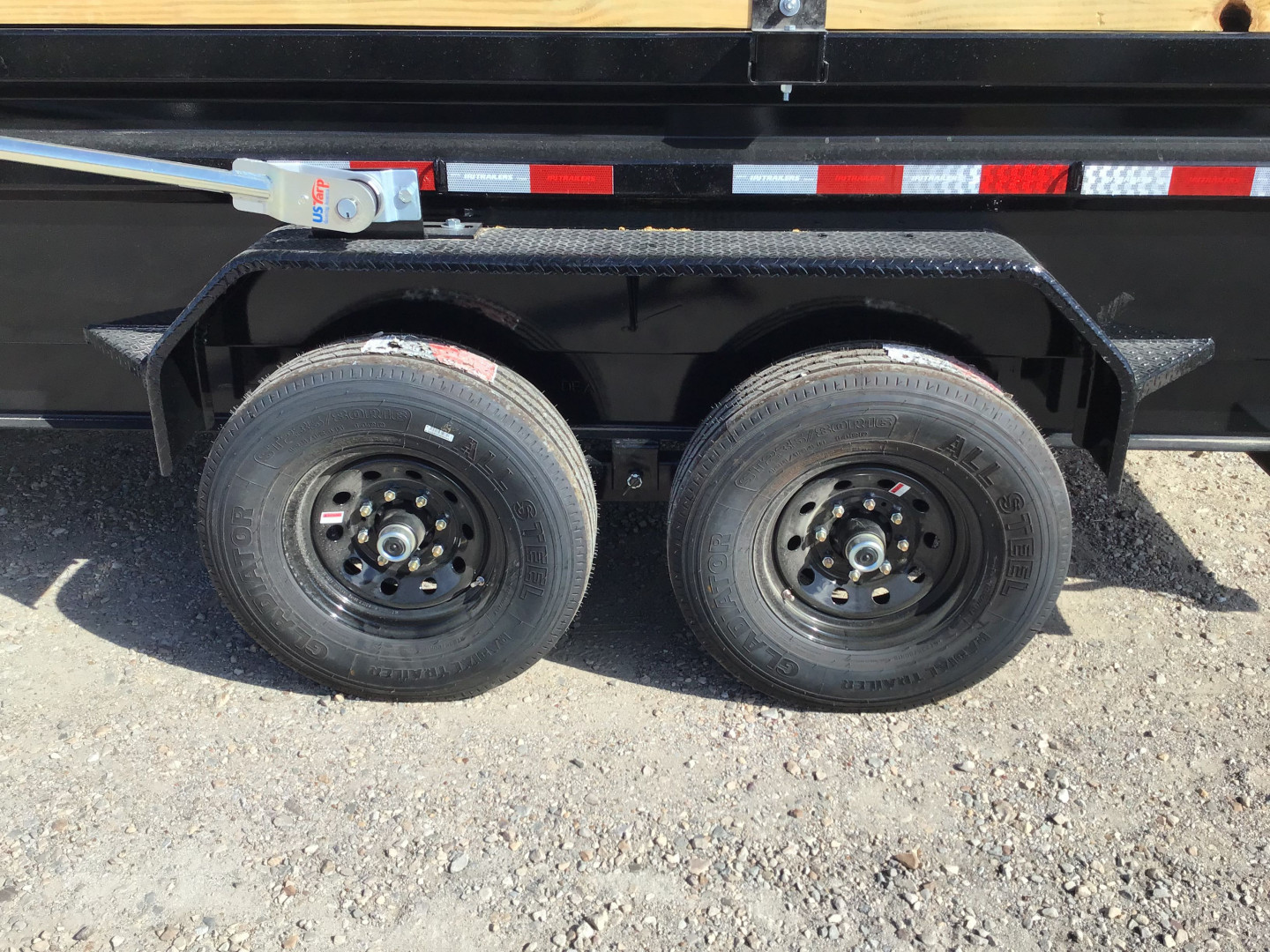 New 2026 PJ 83"x16' BP Tandem Axle Low Pro Dump w/ 24" Sides - DV