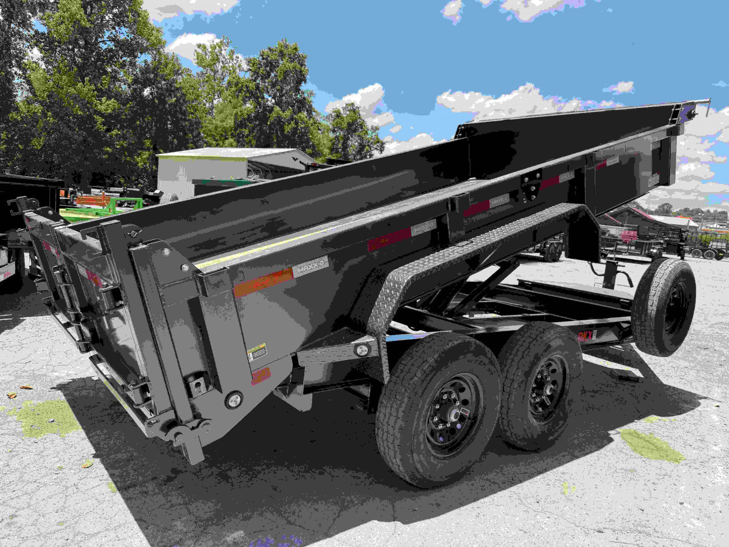 New 2026 MAXX-D DKB 14K 14' DUMP 18" SIDES 6" BBOARD SIDE Dump Trailer