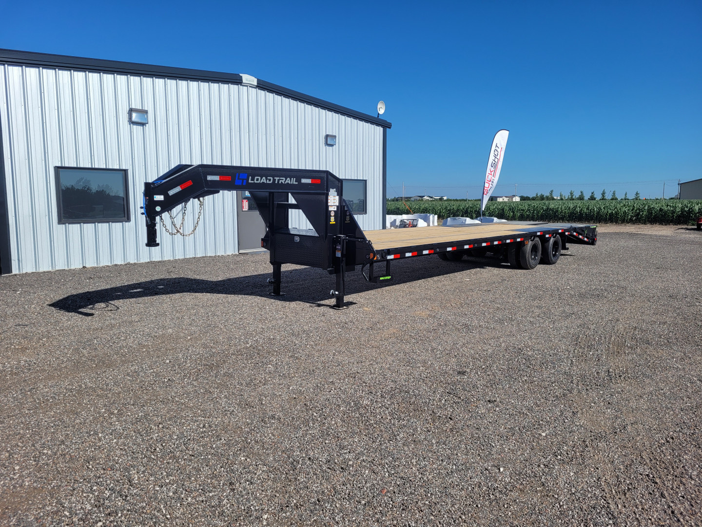 New 2025 Load Trail 102"x32' Gooseneck Low-Pro Deckover Trailer