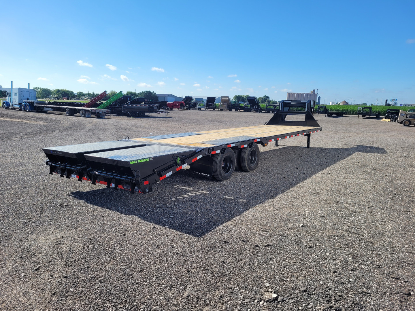 New 2025 Load Trail 102"x32' Gooseneck Low-Pro Deckover Trailer