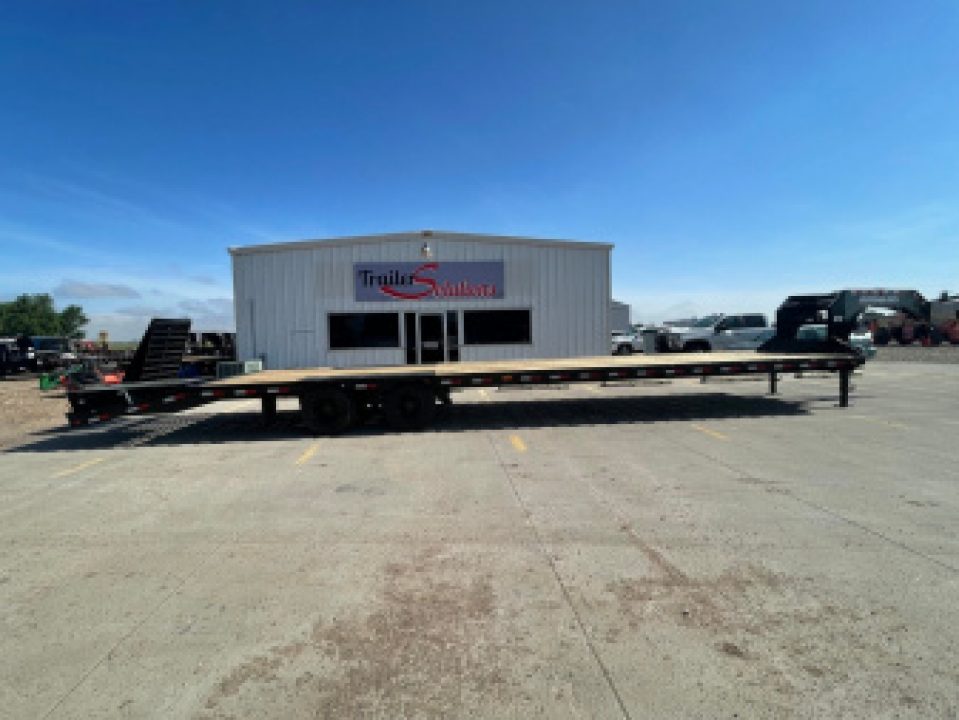New 2026 PJ TRAILERS LD402 Flatbed Trailer