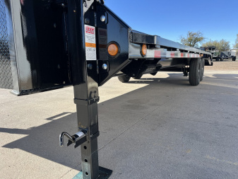 New 2025 PJ TRAILERS 25' X 102" Flatdeck 5' Dovetail With Single Ramps