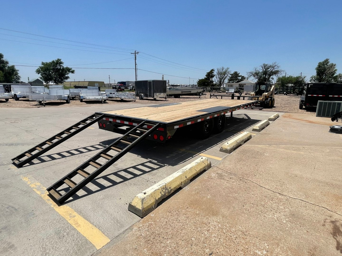 New 2025 PJ Trailer 22' X 102" With Slide-In Ramps (F8222)
